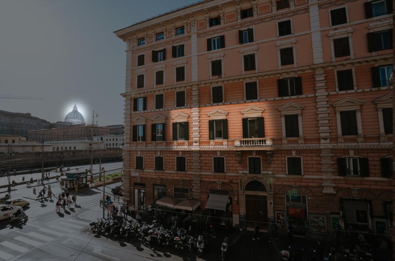 Elite Vatican Refuge * Rom